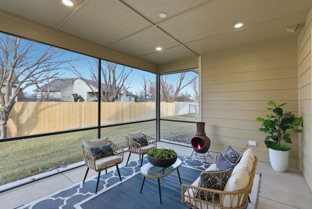 842 N Thornton Ct, Wichita, KS 67235