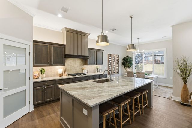 842 N Thornton Ct, Wichita, KS 67235