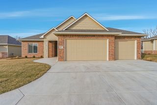 842 N Thornton Ct, Wichita, KS 67235