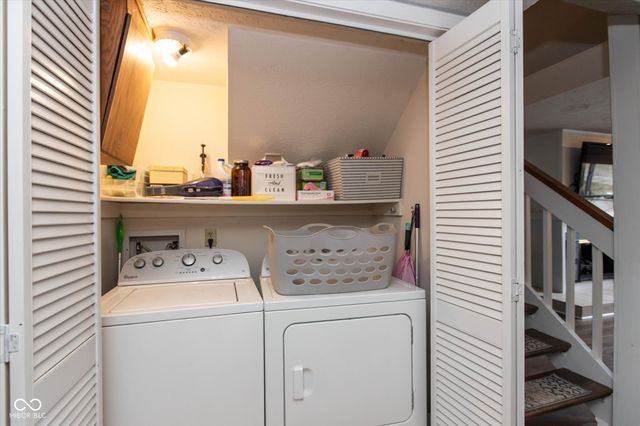 558 Cielo Vista Drive, Greenwood, IN 46143