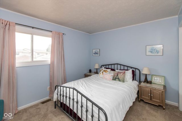 558 Cielo Vista Drive, Greenwood, IN 46143