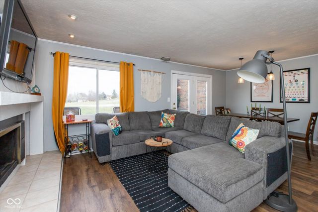 558 Cielo Vista Drive, Greenwood, IN 46143