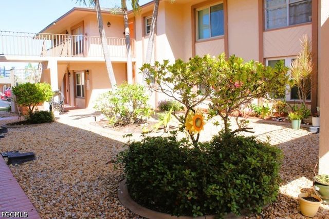 16881 Davis RD 712, Fort Myers, FL 33908