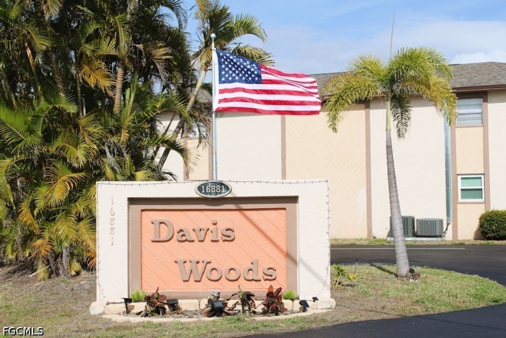 16881 Davis RD 712, Fort Myers, FL 33908