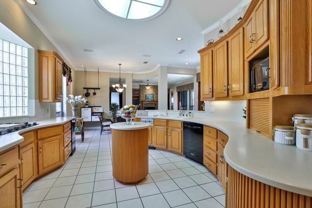 1428 Southern Hills Drive, Mansfield, TX 76063
