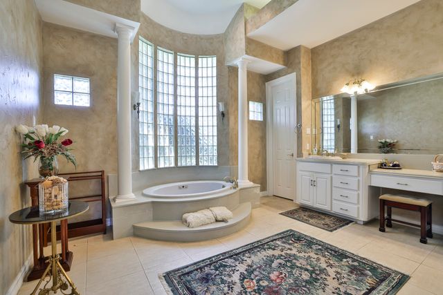 1428 Southern Hills Drive, Mansfield, TX 76063