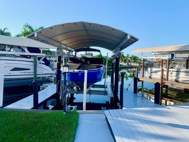 6317 WISTERIA LANE, Apollo Beach, FL 33572