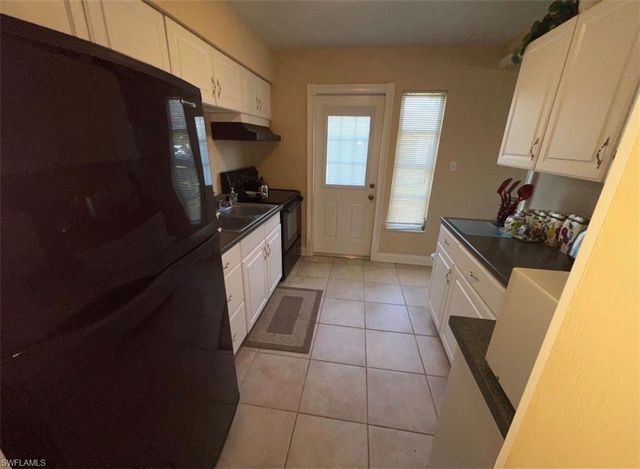 10 Tangelo CT, Lehigh Acres, FL 33936