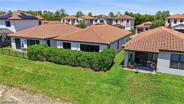 8932 Madrid CIR, Naples, FL 34104