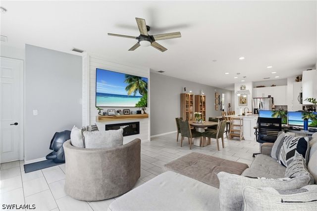 8932 Madrid CIR, Naples, FL 34104