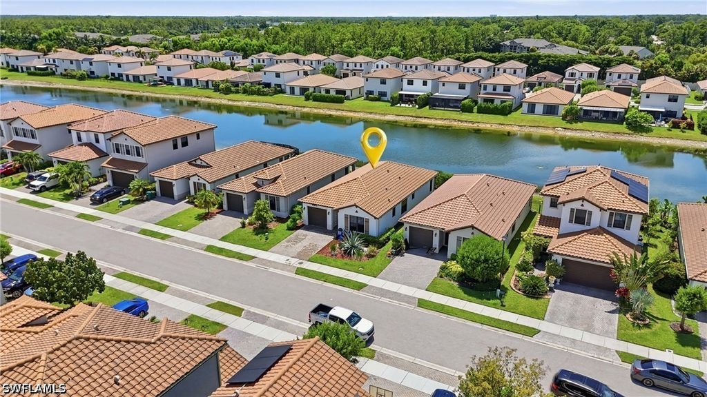 8932 Madrid CIR, Naples, FL 34104