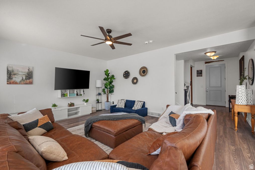 945 W MONTAULK LN, Stansbury Park, UT 84074 — photo 5