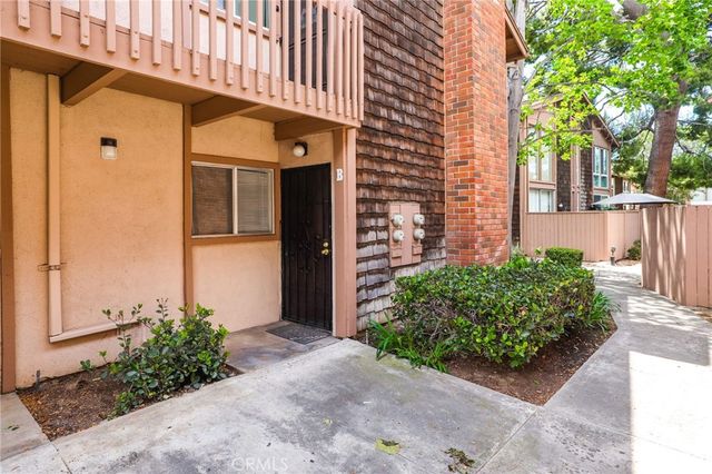 1094 Cabrillo Park, Santa Ana, CA 92701