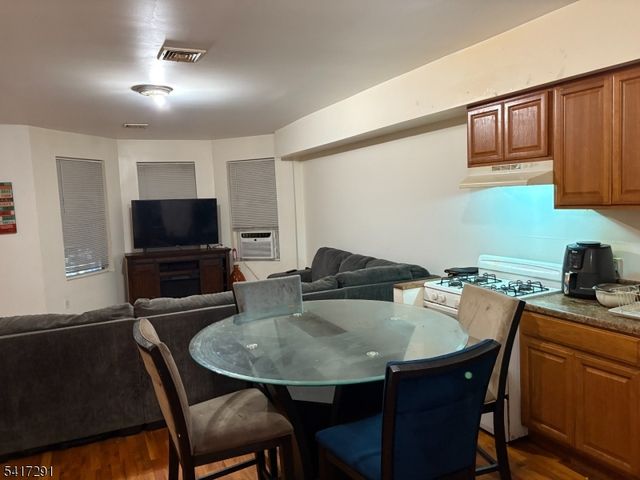 112 4Th Ave, Paterson City, NJ 07524