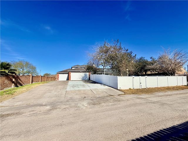 4549 Teal Dr, Corpus Christi, TX 78410