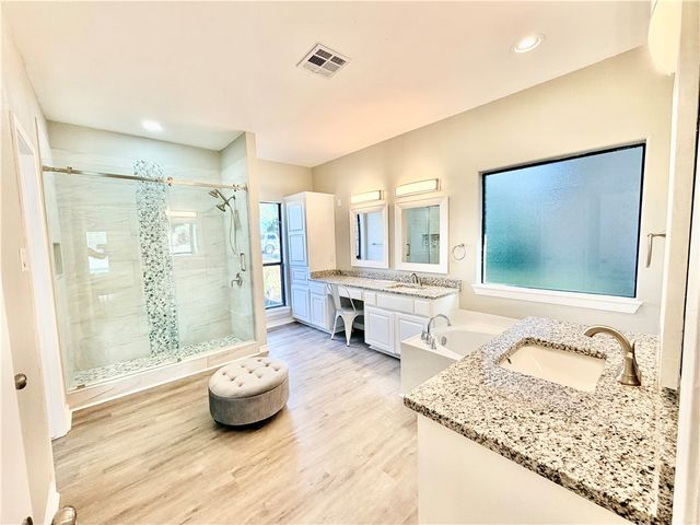 4549 Teal Dr, Corpus Christi, TX 78410