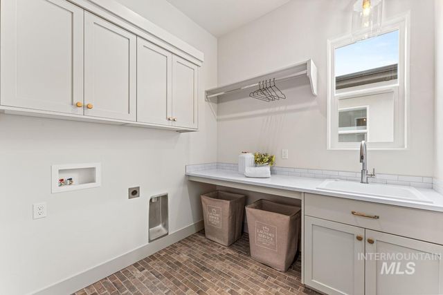 9262 W Sooty Grouse Ct, Boise, ID 83714