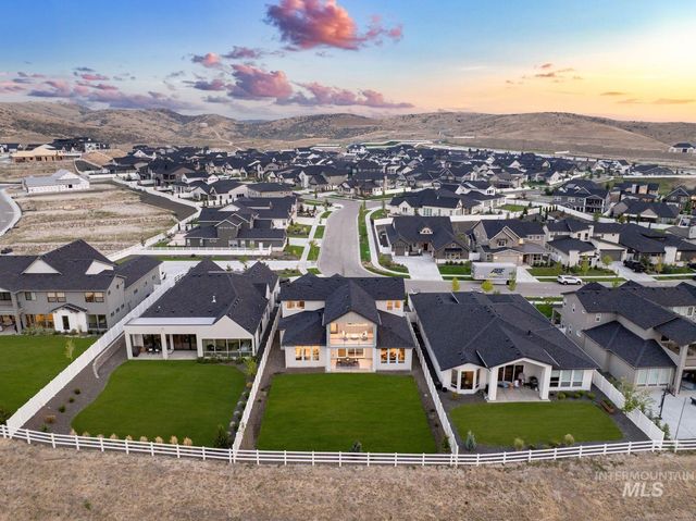 9262 W Sooty Grouse Ct, Boise, ID 83714