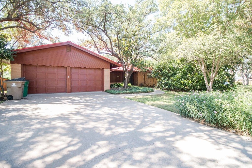 Image 20 of property listing at 27 Yucca St, San Angelo, TX 76901