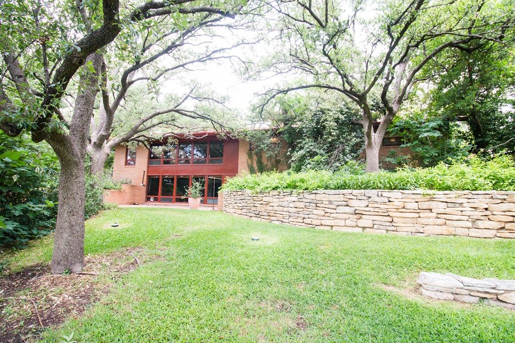 Image 5 of property listing at 27 Yucca St, San Angelo, TX 76901