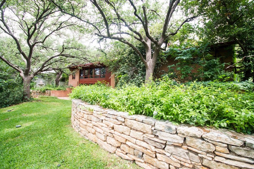 Image 6 of property listing at 27 Yucca St, San Angelo, TX 76901