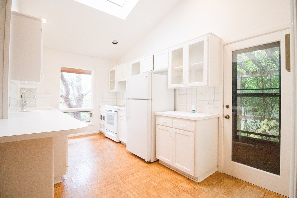 Image 9 of property listing at 27 Yucca St, San Angelo, TX 76901