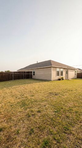 1760 Courage Creek, Crandall, TX 75114