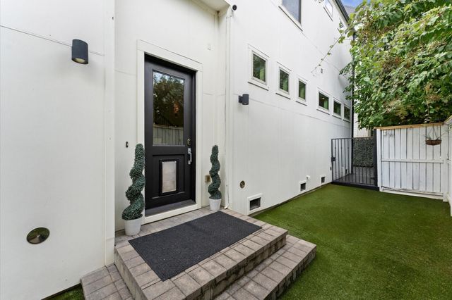 1902 W 25th Street, Houston, TX 77008