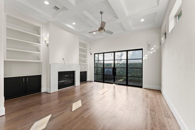 1902 W 25th Street, Houston, TX 77008