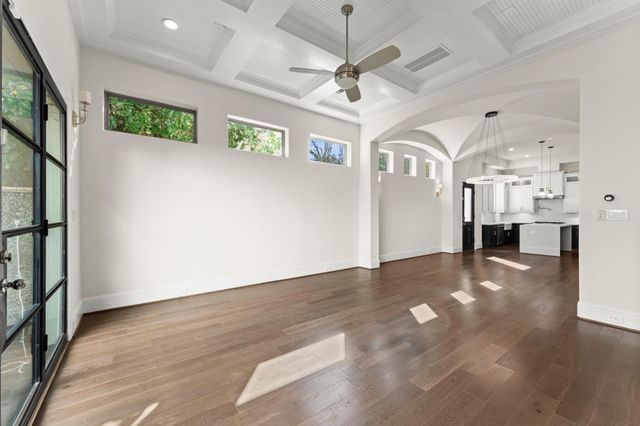 1902 W 25th Street, Houston, TX 77008