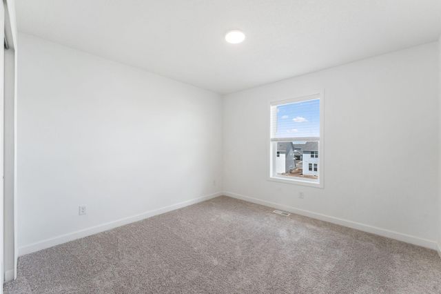 8916 Periwinkle Boulevard, Woodbury, MN 55129