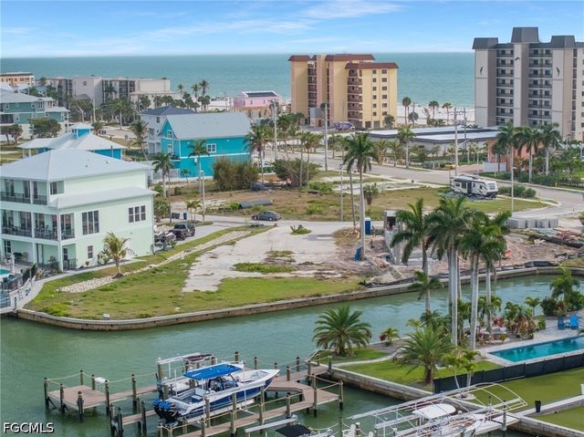 507 Carlos CIR, Fort Myers Beach, FL 33931