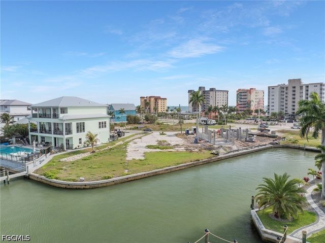 507 Carlos CIR, Fort Myers Beach, FL 33931