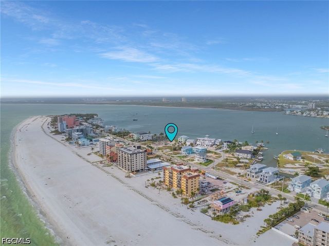 507 Carlos CIR, Fort Myers Beach, FL 33931