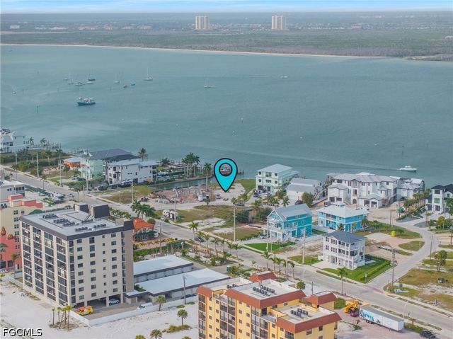 507 Carlos CIR, Fort Myers Beach, FL 33931