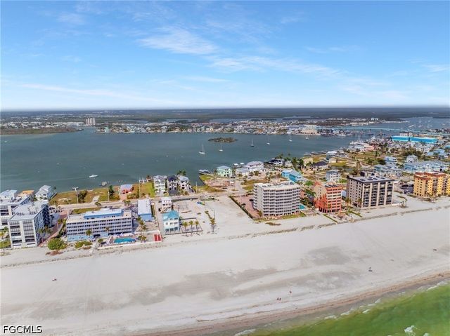 507 Carlos CIR, Fort Myers Beach, FL 33931