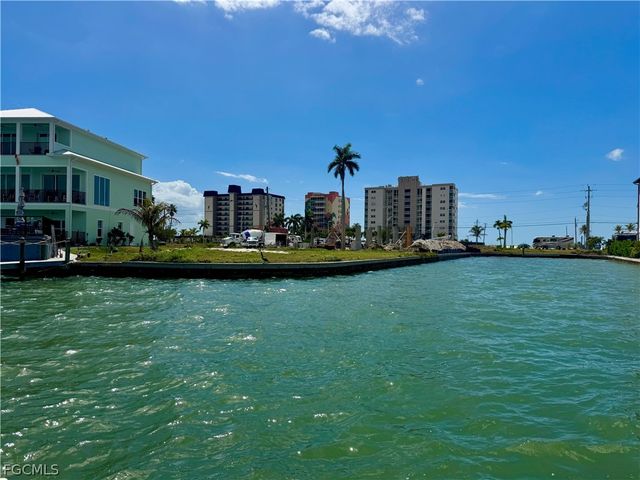 507 Carlos CIR, Fort Myers Beach, FL 33931