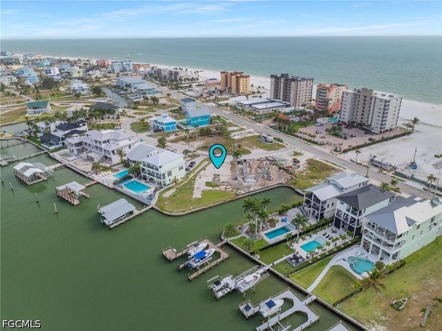 507 Carlos CIR, Fort Myers Beach, FL 33931