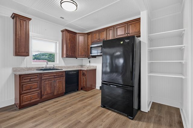 602 Hatcher Dr, Fayetteville, TN 37334