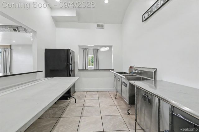 4187 Junction Avenue, Detroit, MI 48210