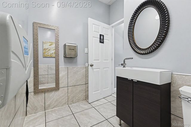 4187 Junction Avenue, Detroit, MI 48210