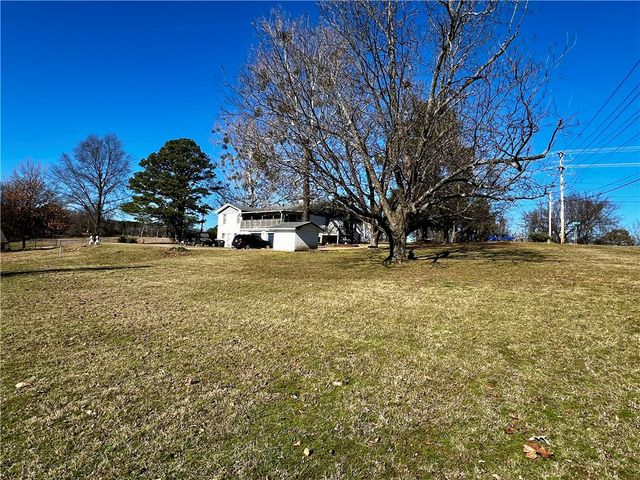 1430 Skyline Drive, Russellville, AR 72802