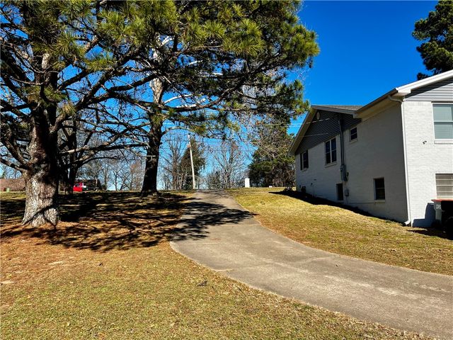 1430 Skyline Drive, Russellville, AR 72802