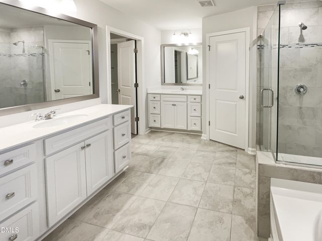 3000 Adencrest Place, Fuquay Varina, NC 27526