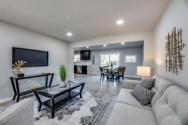 1819 Oates Drive, Dallas, TX 75228