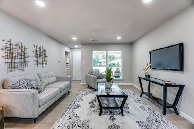 1819 Oates Drive, Dallas, TX 75228