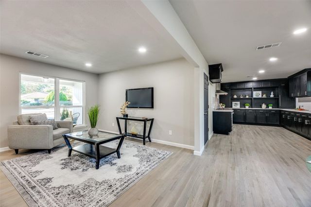 1819 Oates Drive, Dallas, TX 75228