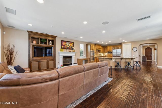 3435 Soft Whisper Court, Simi Valley, CA 93065