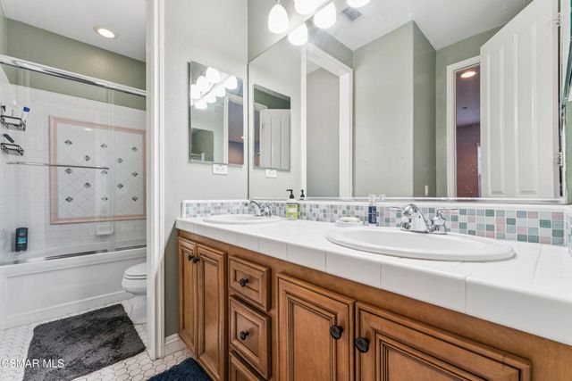 3435 Soft Whisper Court, Simi Valley, CA 93065
