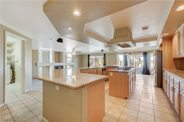 8640 Castle Hill Avenue, Las Vegas, NV 89129
